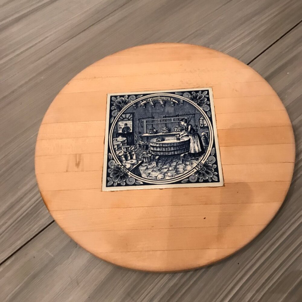Cheese Board With A Delft Blue Tile